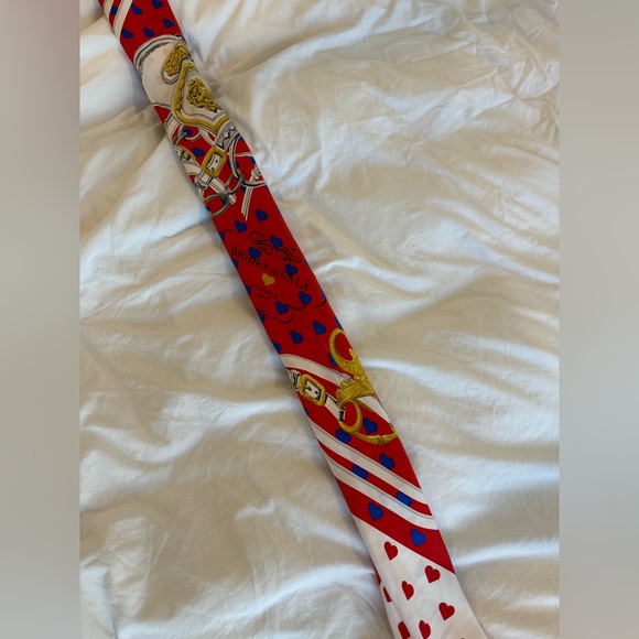 Elegant Authentic Hermès Scarf - Picture 7 of 11